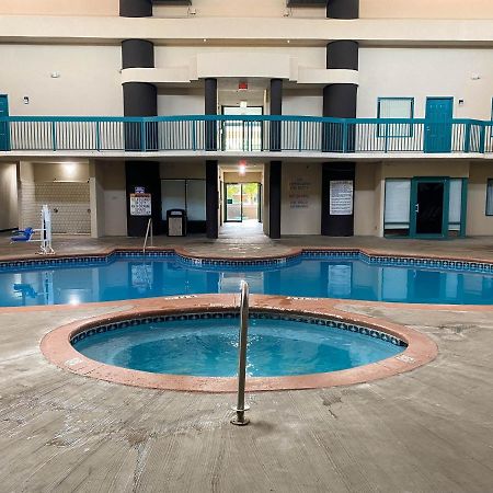 Motel 6 Savannah Ga Gateway & I95 Джорджтаун Экстерьер фото