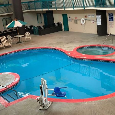 Motel 6 Savannah Ga Gateway & I95 Джорджтаун Экстерьер фото