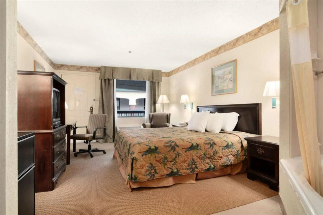 Motel 6 Savannah Ga Gateway & I95 Джорджтаун Экстерьер фото