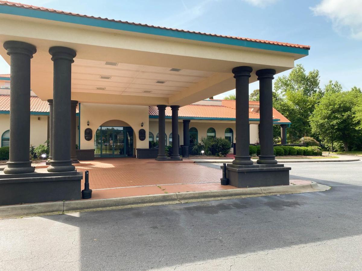 Motel 6 Savannah Ga Gateway & I95 Джорджтаун Экстерьер фото