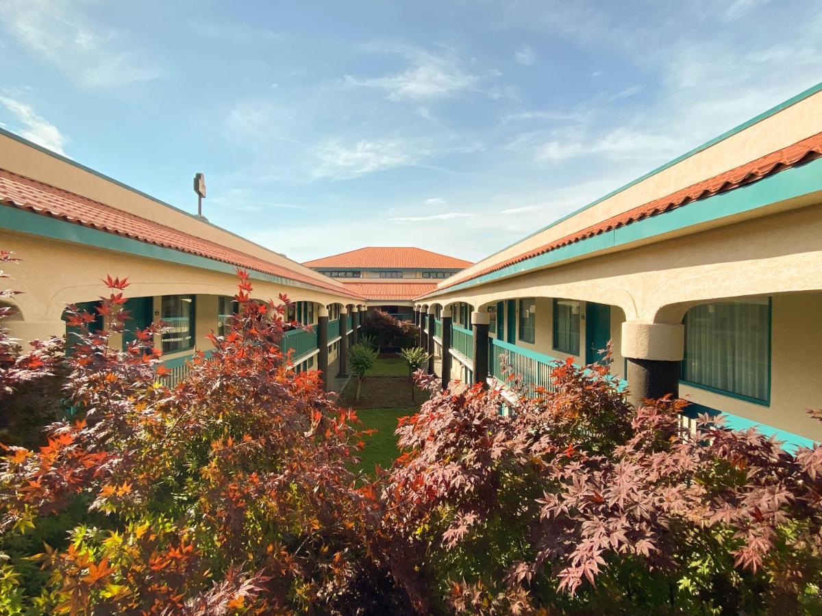 Motel 6 Savannah Ga Gateway & I95 Джорджтаун Экстерьер фото
