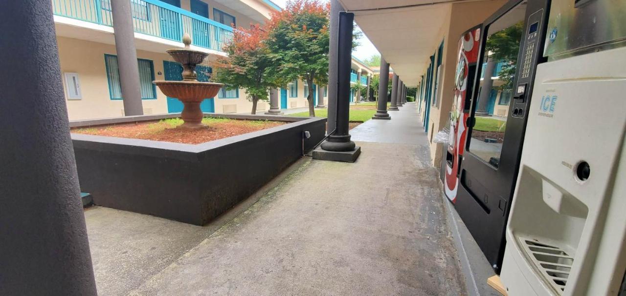 Motel 6 Savannah Ga Gateway & I95 Джорджтаун Экстерьер фото