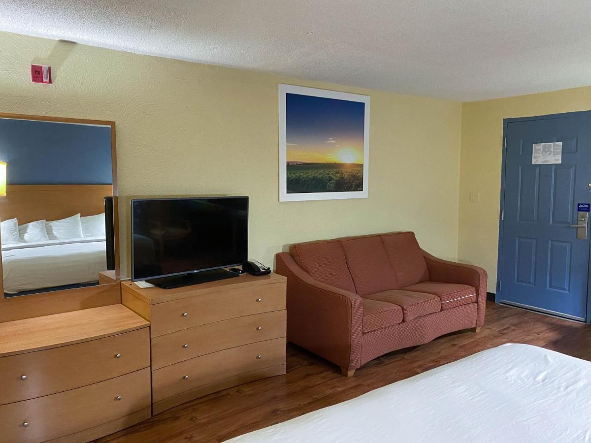 Motel 6 Savannah Ga Gateway & I95 Джорджтаун Экстерьер фото