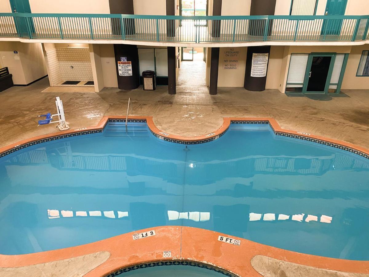 Motel 6 Savannah Ga Gateway & I95 Джорджтаун Экстерьер фото
