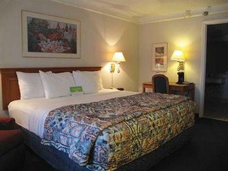 Motel 6 Savannah Ga Gateway & I95 Джорджтаун Экстерьер фото