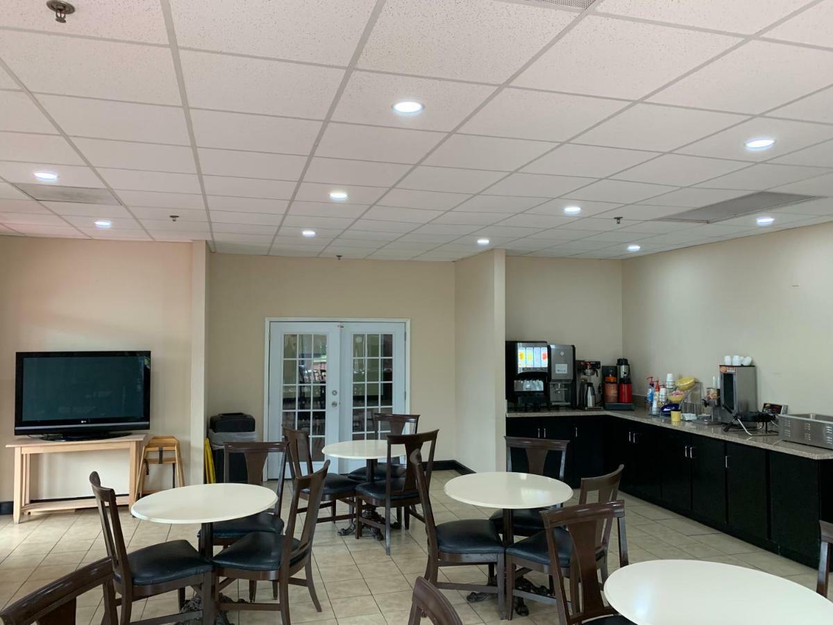 Motel 6 Savannah Ga Gateway & I95 Джорджтаун Экстерьер фото