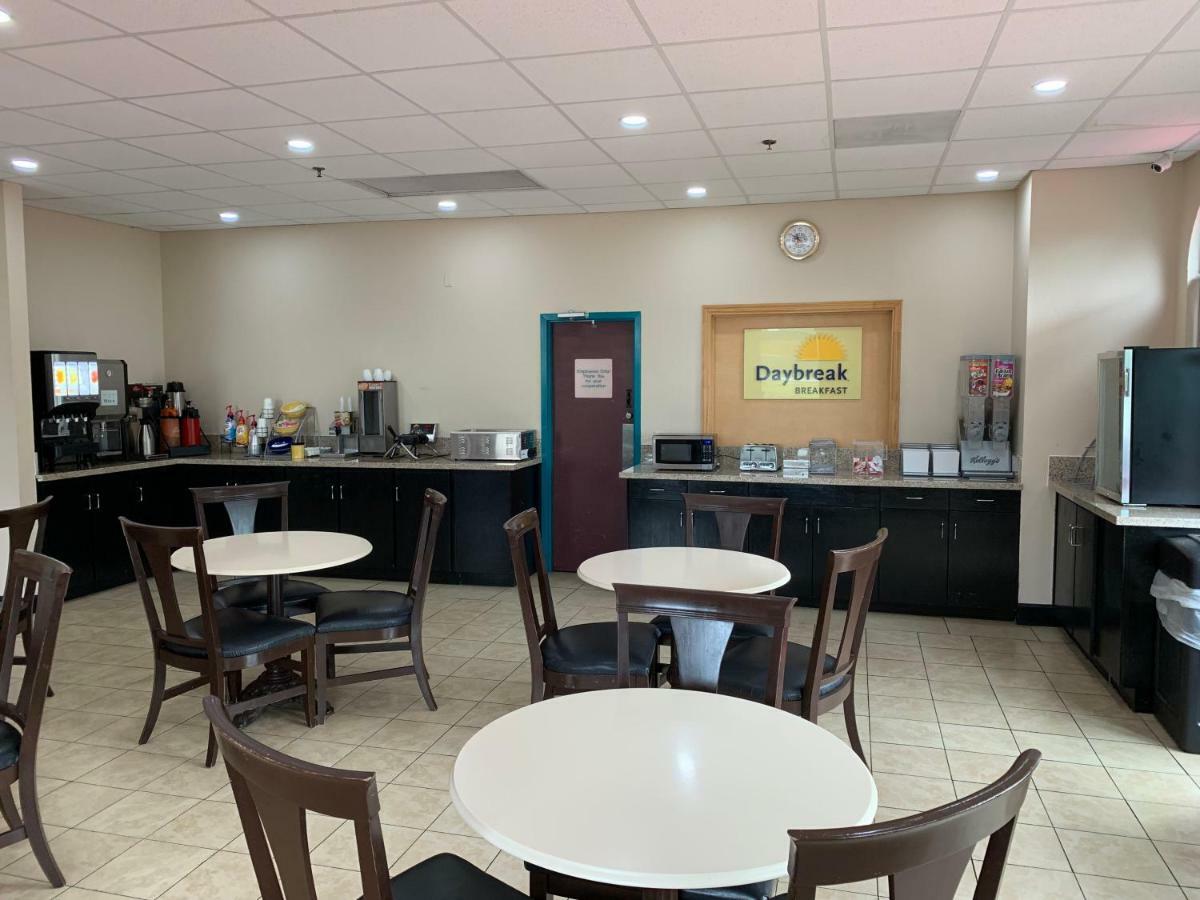 Motel 6 Savannah Ga Gateway & I95 Джорджтаун Экстерьер фото